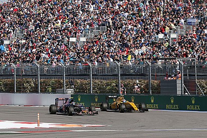 Sainz baalt van 'onnodige penalty'