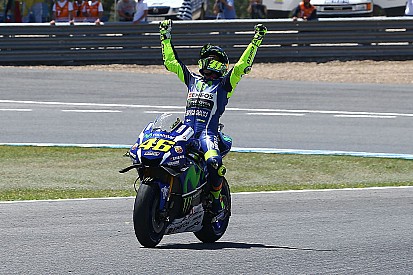 Valentino Rossi ha messo nel mirino Troy Bayliss