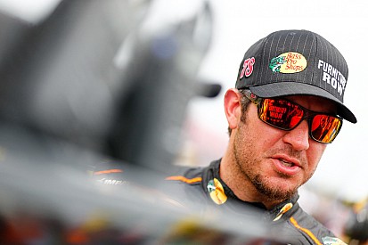 Martin Truex Jr. ritorna in pole dopo 4 anni