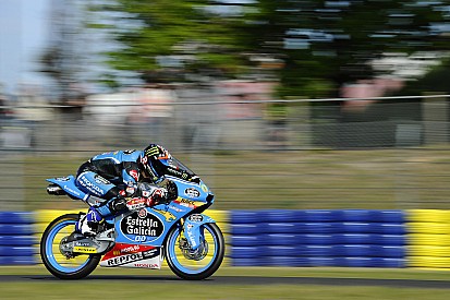 P1 Navarro in warm-up, weer technische problemen Binder