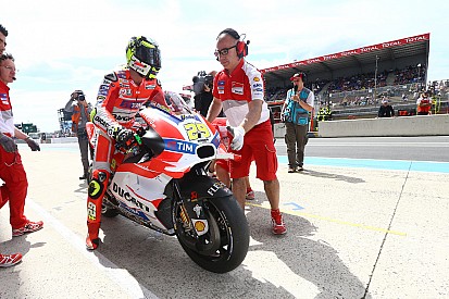 Iannone voor Viñales in warm-up GP Frankrijk
