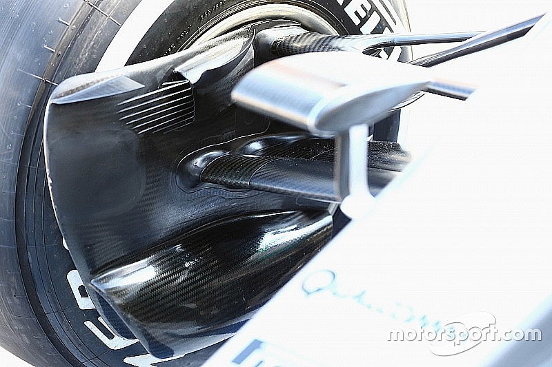 Повітропровід передніх гальм Mercedes W07