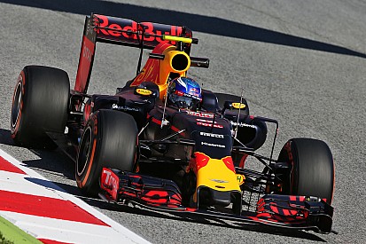 Verstappen zesde in eerste training voor Red Bull Racing, Vettel snelste