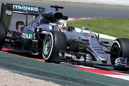 Hamilton: "Giornata non facile. Sono lontano da dove vorrei essere"