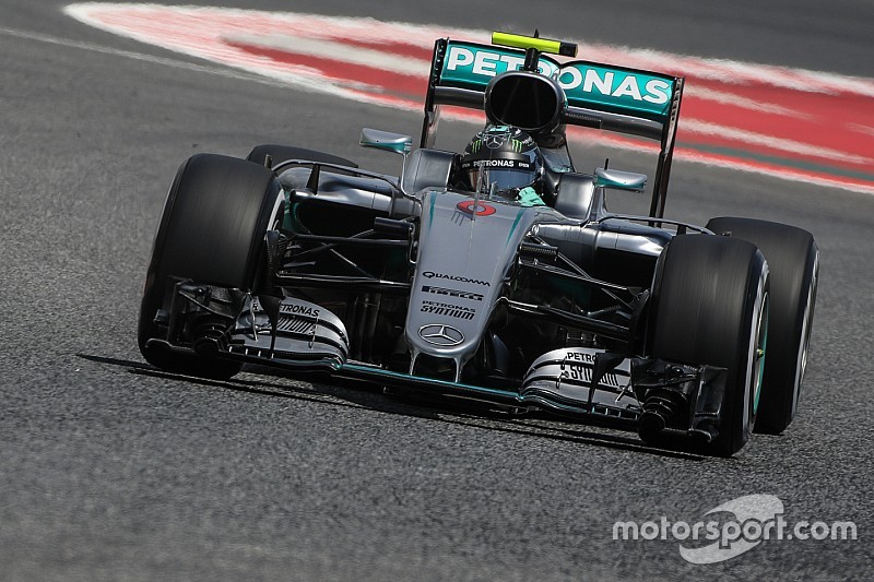 Formel 1 in Barcelona: Ferrari ist dran an Mercedes im 3. Training