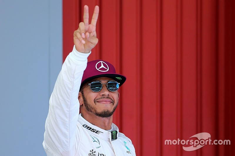 Hamilton se desquita y se lleva la pole en Barcelona