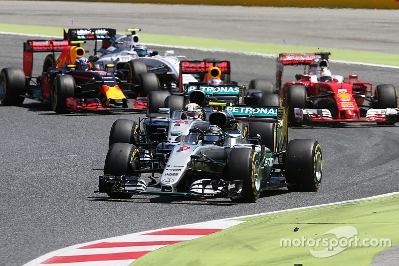 Wolff: El 'dolor' en España significa una lección aprendida para Rosberg y Hamilton