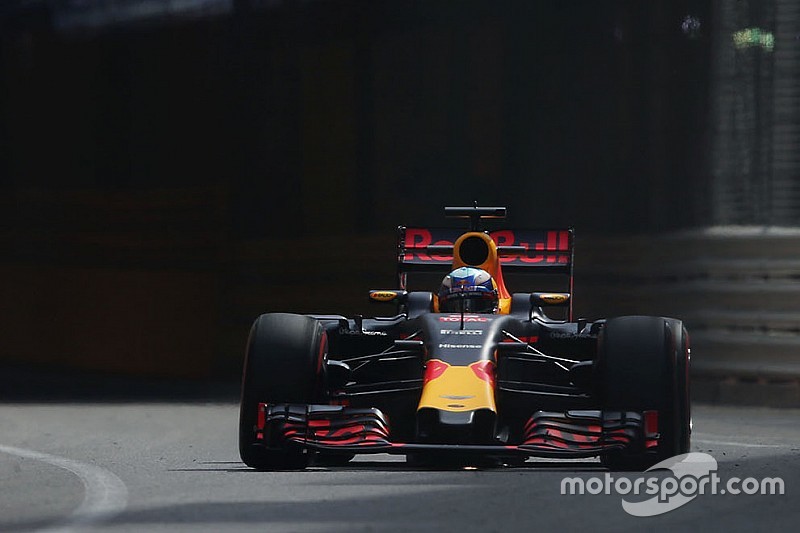 EL2 - Ricciardo fait de l'ombre aux Mercedes