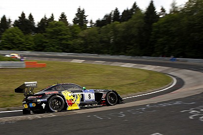 24 Ore del Nurburgring: a metà gara è poker Mercedes
