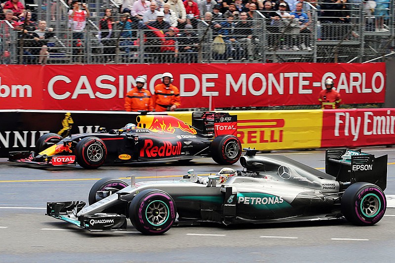 Ricciardo se siente “fastidiado” y “dolido” por perder la victoria