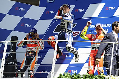 Márquez se refugia en sus fans para pasar página de Mugello