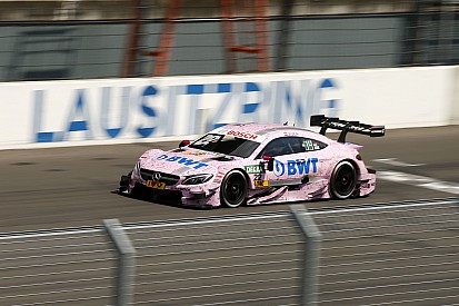 Auer boekt eerste DTM-zege, Wickens nieuwe leider