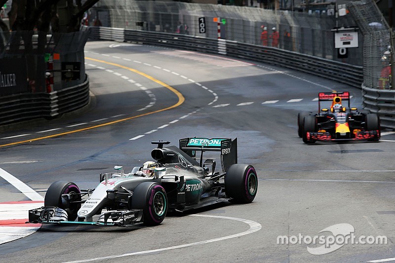 Mercedes onder druk:
