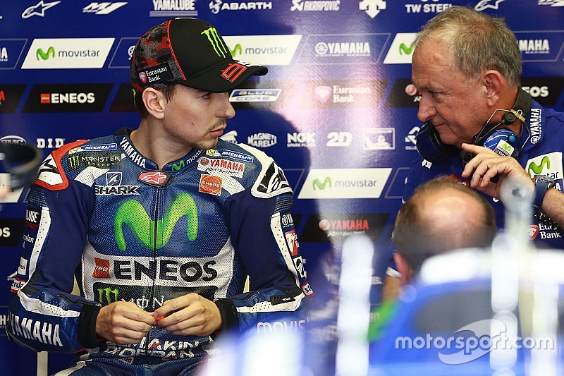 Lorenzo wilde crew niet onder druk zetten mee te gaan naar Ducati