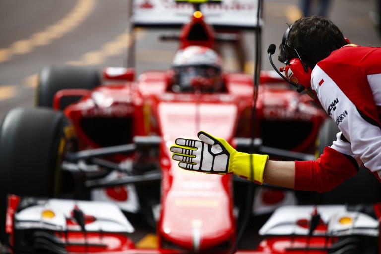 Pirelli: Vergne ma a Ferrarival teszteli az új gumikat