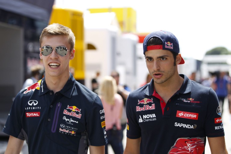 Kvyatnak most egy feladata maradt: le kell győznie Sainzot!