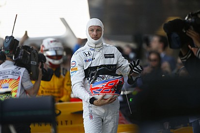 Button szerint szomorú, hogy a Q3-ra izgul a McLaren