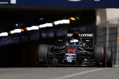 Besült a McLaren, de Alonso még így is bizakodó Monacóban