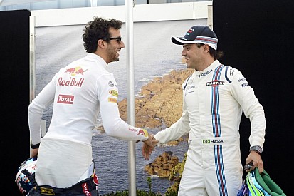 Minek Ricciardo a Ferrarihoz vízhordónak Vettel mellé? Vigyék vissza Massát...