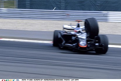 11 éve, hogy Raikkönen drámai körülmények között elbukta a győzelmet a McLarennel