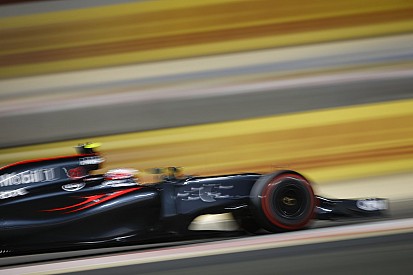 Button adja át a helyét Kínában Vandoornénak: Alonsót is bedarálná? Na neeeeee