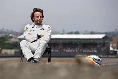 Alonso: „Készen állok a versenyzésre, de nem én döntök”