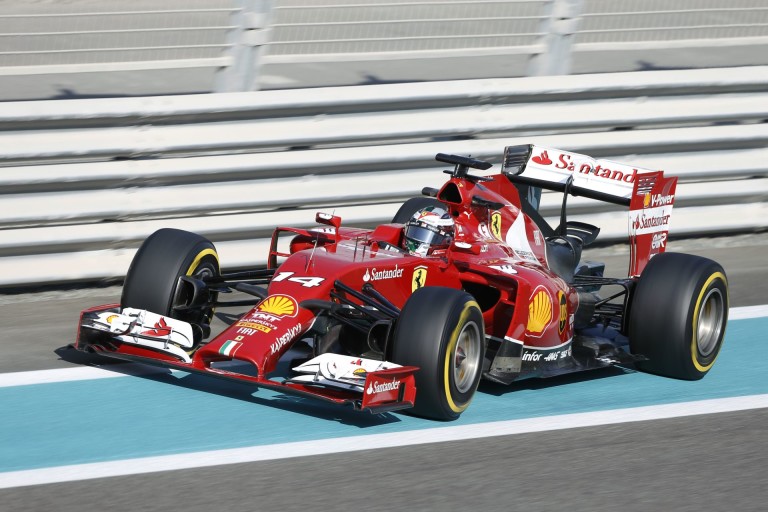 Alonso: „Nincs gondom a Ferrarival, a garázsomban is van tőlük autóm…”
