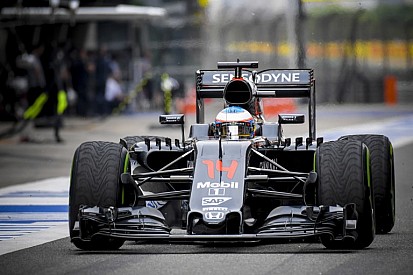 Alonso: „Még mindig hiszek a McLaren-Hondában”
