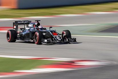 F1-ES MŰSOR: Kiakasztó halo, brutális Mercedes, de legalább itt az Ausztrál Nagydíj (19:00)