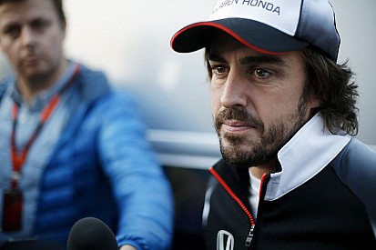 Alonso: Már "csak" a teljesítmény hiányzik a McLaren-Hondánál!