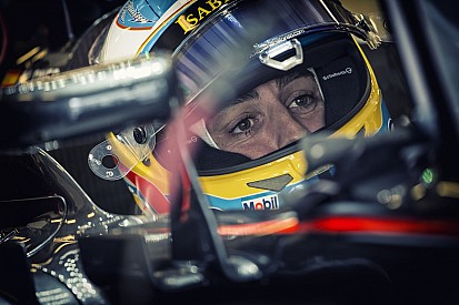 Alonso anno ment volna a Mercedeshez, de csak a McLaren maradt neki a pályafutása végéig...