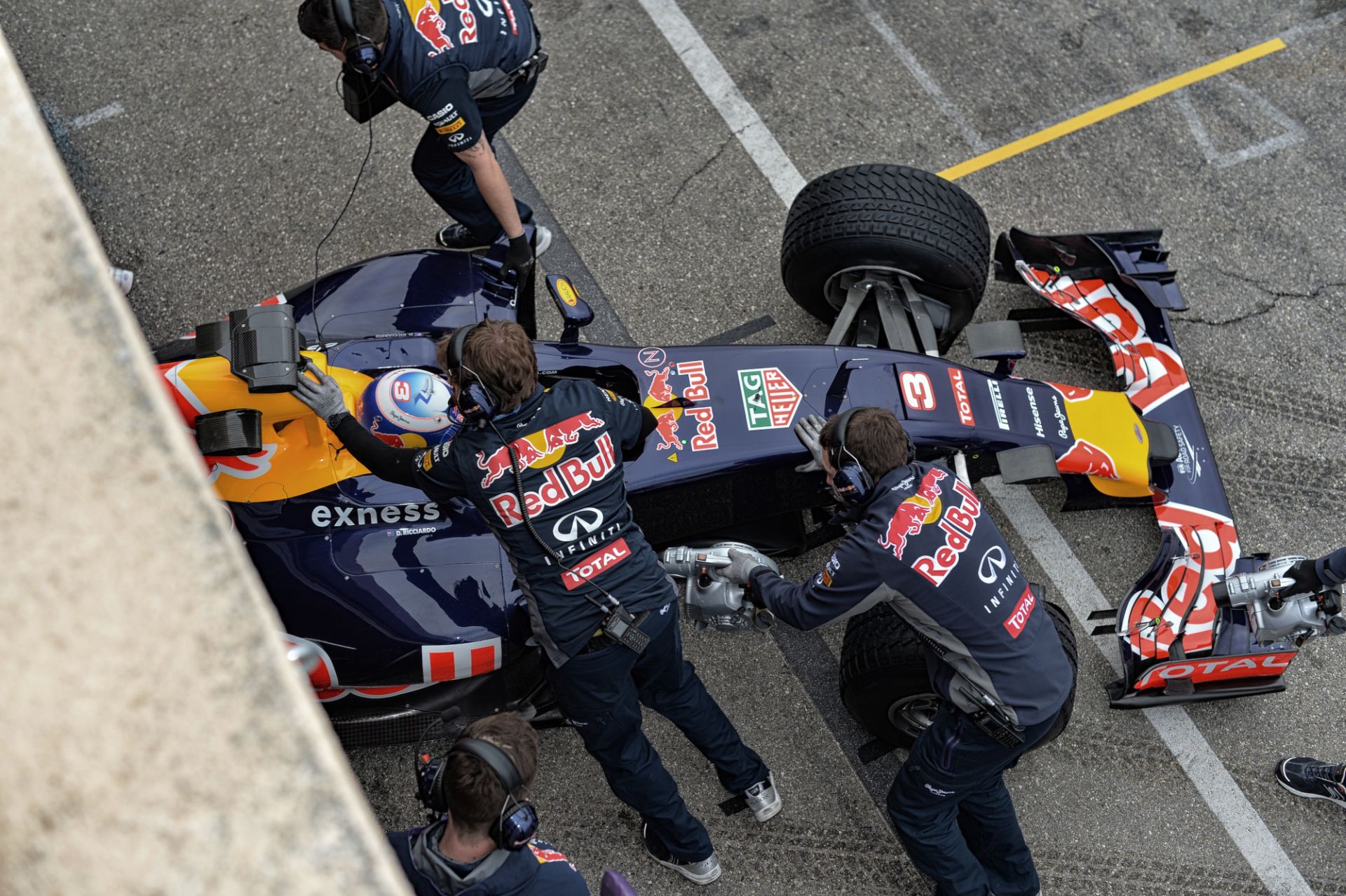 Ricciardo kipróbálta a Red Bull saját halo rendszerét