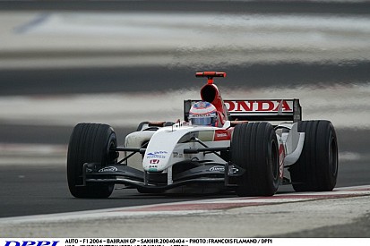 Tekerd fel a hangerőt és élvezd: Button, Honda V10, Bahrein
