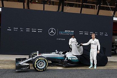 Hamilton eléggé kiakadt az új szabályok és autók hallatán...