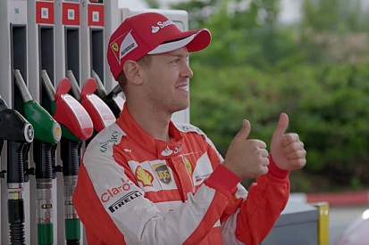 Amikor Sebastian Vettel vár a benzinkúton egy F1-es Ferrarival