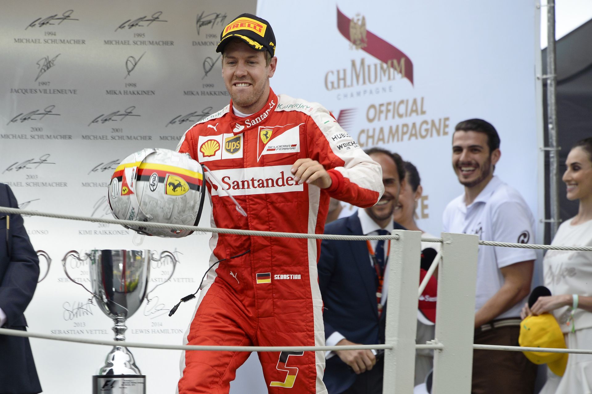 Vettel egy NFL játékosnak is elmenne: micsoda TOUCHDOWN?!