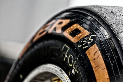 A Pirelli szerint az új gumikkal 4 másodpercet gyorsulhat körönként a Forma-1
