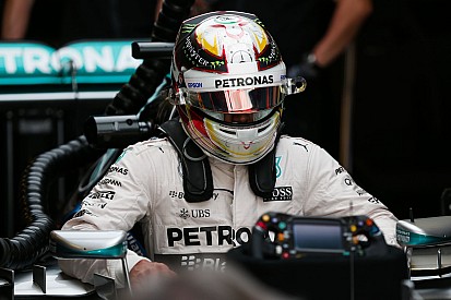 Hamilton valami egész mást próbált meg Abu Dhabiban: "Hááát..."