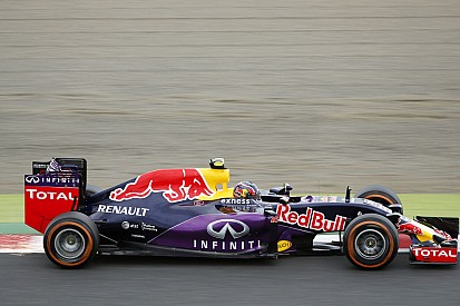 Kvyat: „Kiszáll a Red Bull? Nem foglalkozom most ezzel…”