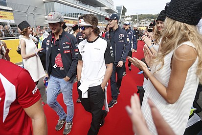 Boldogság a McLarennél: dupla pontszerzés, de még mindig beteges a motor