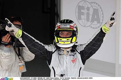 Ezen a napon lett bajnok Button és a Brawn GP a Forma-1-ben