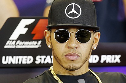 Hamilton háromszoros világbajnok! Győzelemmel ünnepelhet Austinban Rosberg és Vettel előtt! Verstappen 4.