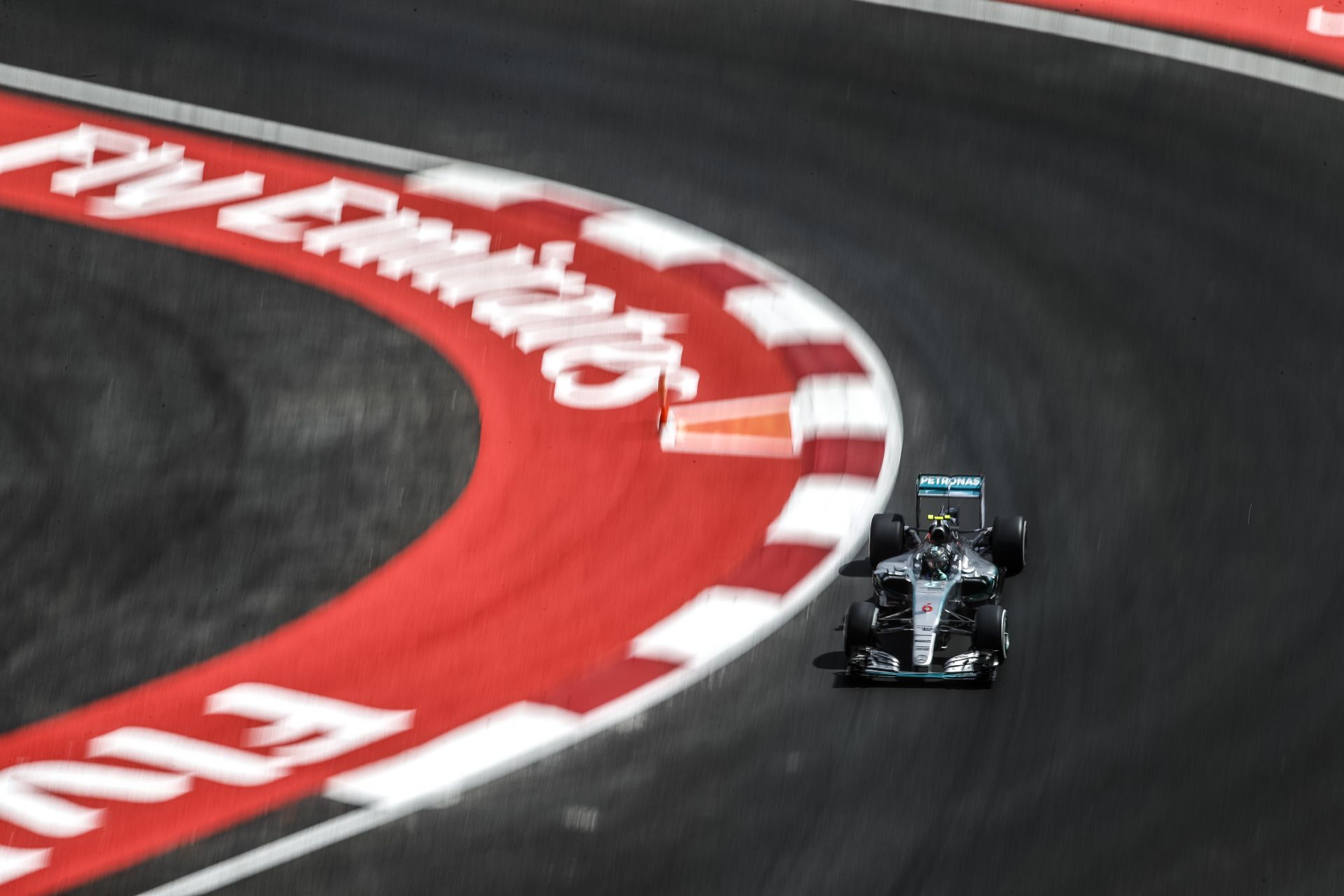 Rosberg nyerte a mexikói időmérőt Hamilton és Vettel előtt! Raikkönen KO!