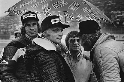 Lauda 1976-ban éppen ezen a napon tért vissza a súlyos égési sérülései után Monzában: példa nélküli teljesítmény