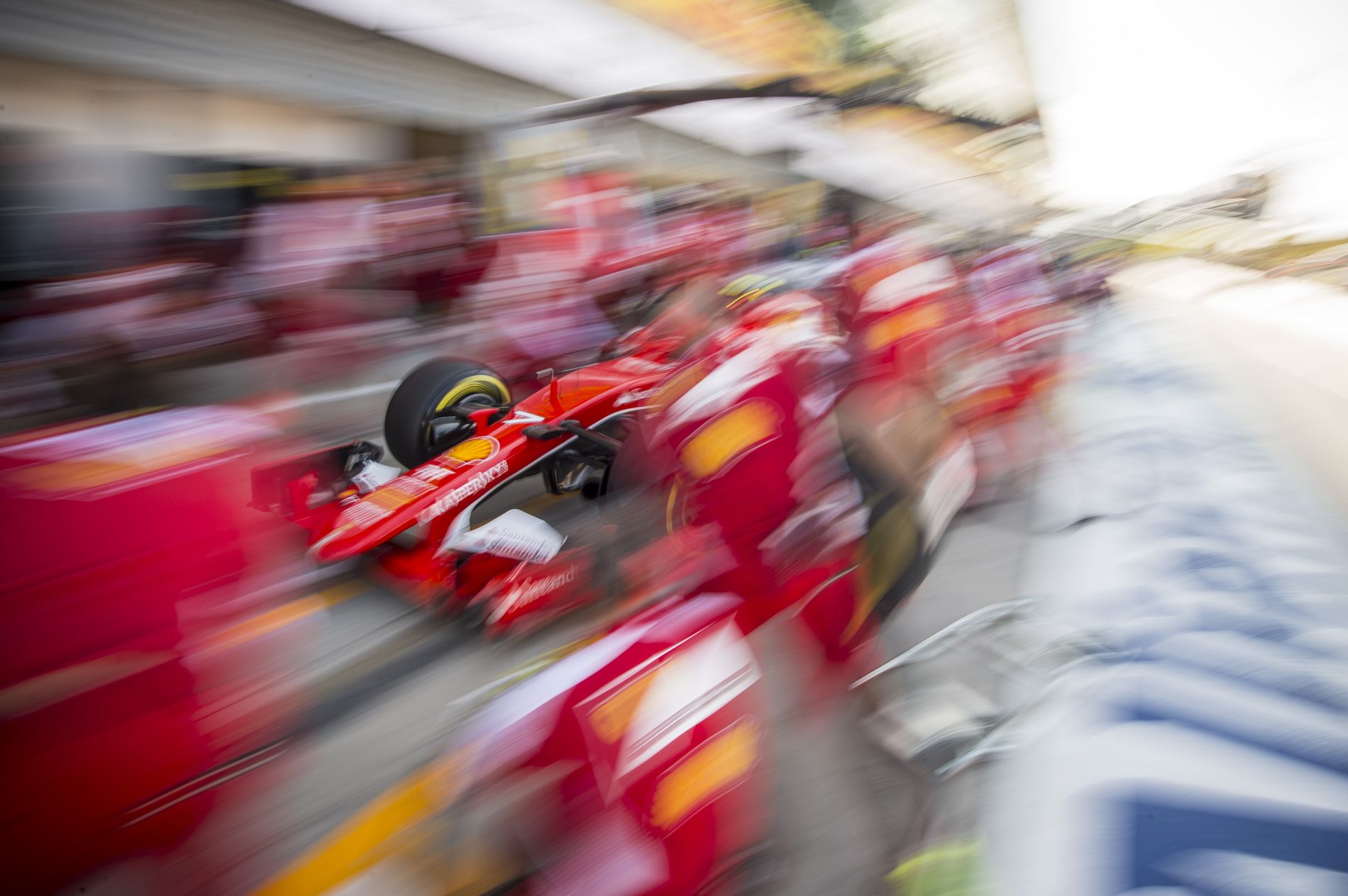 Räikkönen olyan hibákat vétett, amiket nem bocsátottak volna meg más versenyzőknek
