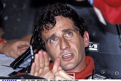Amiért Ron Dennis örökre dühös lesz Prostra: ledobta a győzelmi serleget a tifosinak