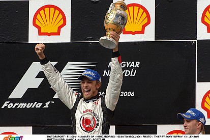 Képgaléria Button élete egyik legboldogabb napjáról: 2006. augusztus 6. – Magyar Nagydíj