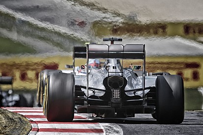Mercedes: Nem tárgyalunk a Red Bullal, de...