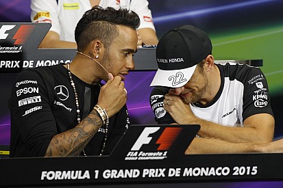Hamilton régen sokat „sírt”, amikor Button elverte őt