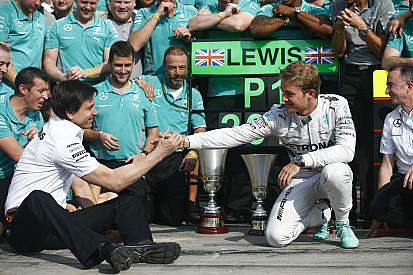 Mercedes: Hamilton, vagy Rosberg nagyon szomorú lesz Abu Dhabiban